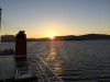 船からの朝日